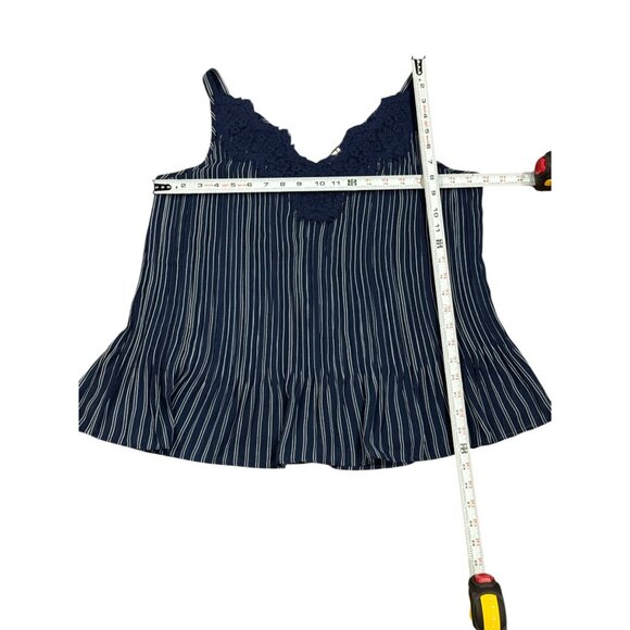 Chico's Sleeveless Blouse Chicos Size 1 US 8-10 M Black White Stripes Lace Neck - Picture 5 of 9